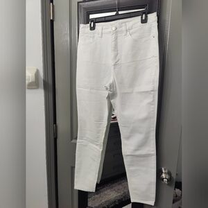 No Boundaries Women's Straight Leg White Jeans